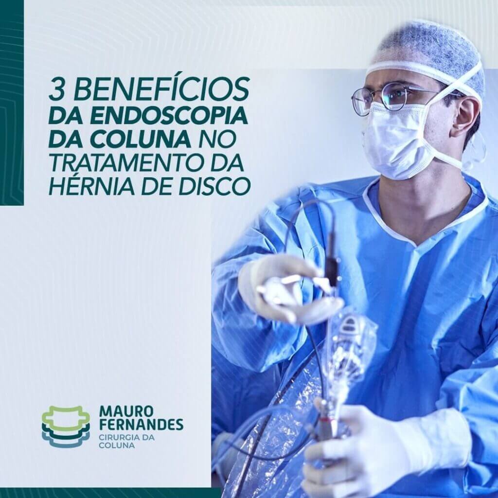 Dr Mauro Fernandes, cirurgião de coluna, realizando endoscopia (cirurgia por vídeo)